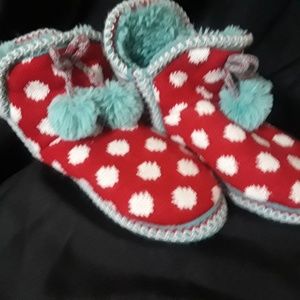 Muk Luks Slippers,  Med 7/8